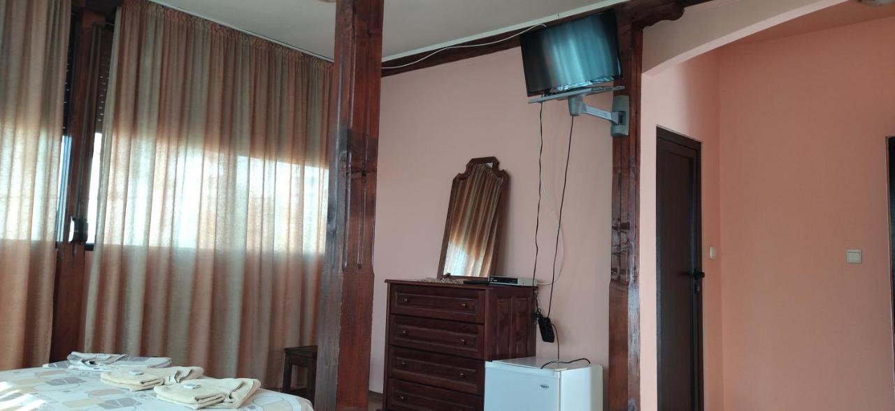 Guest House Ambrozia 科泰尔 外观 照片