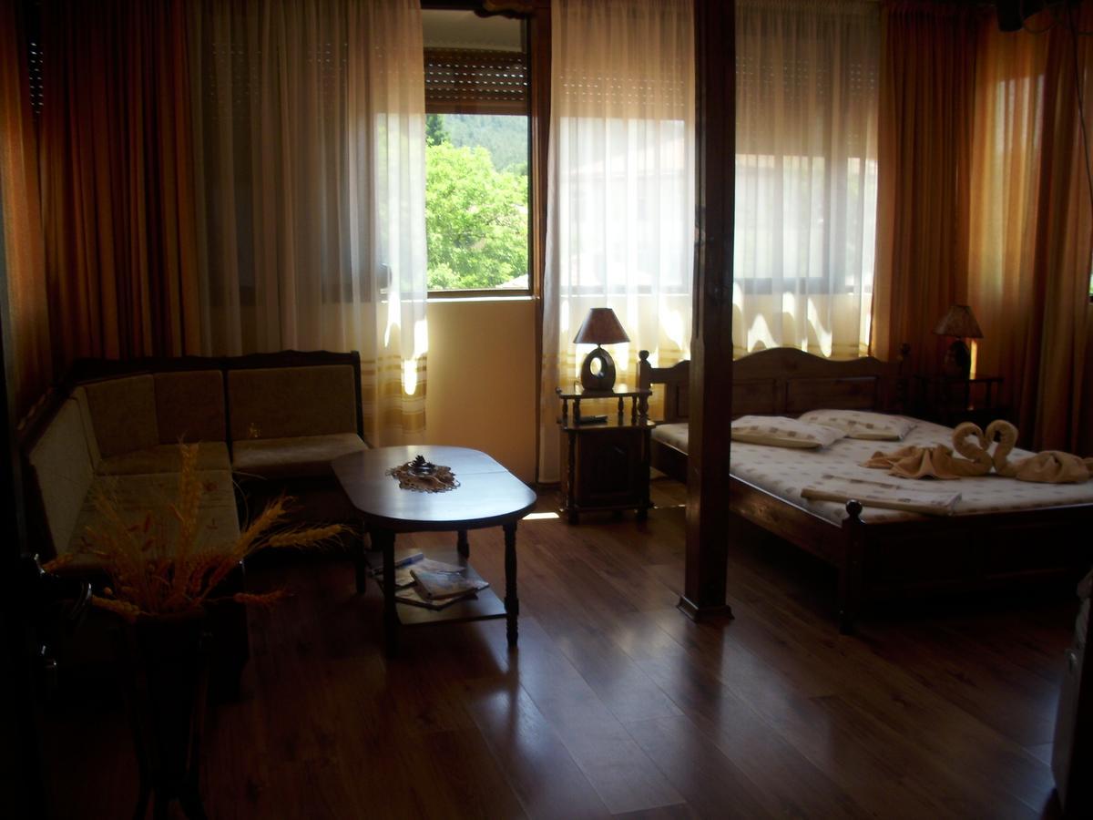 Guest House Ambrozia 科泰尔 外观 照片